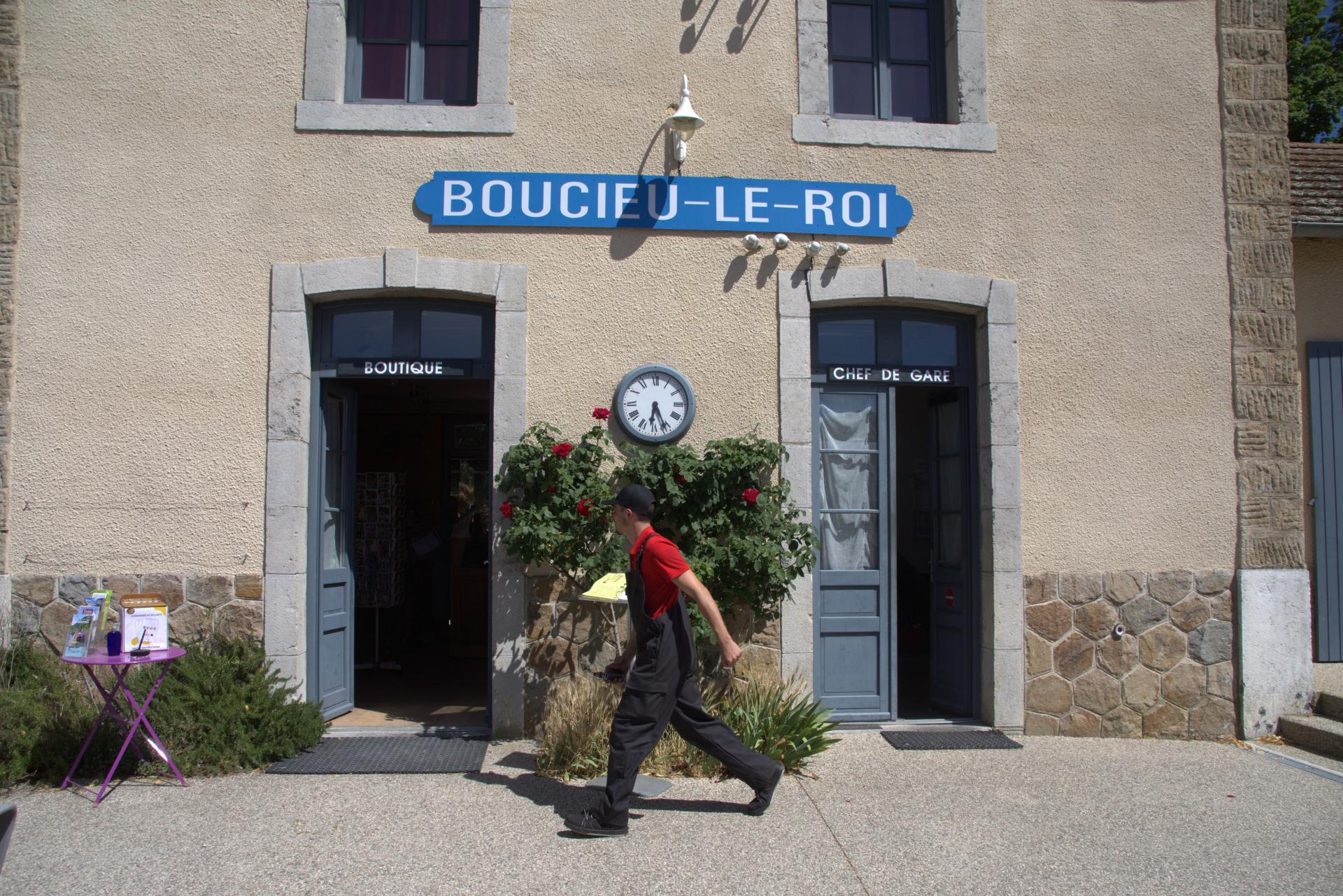 Le chef de la gare.