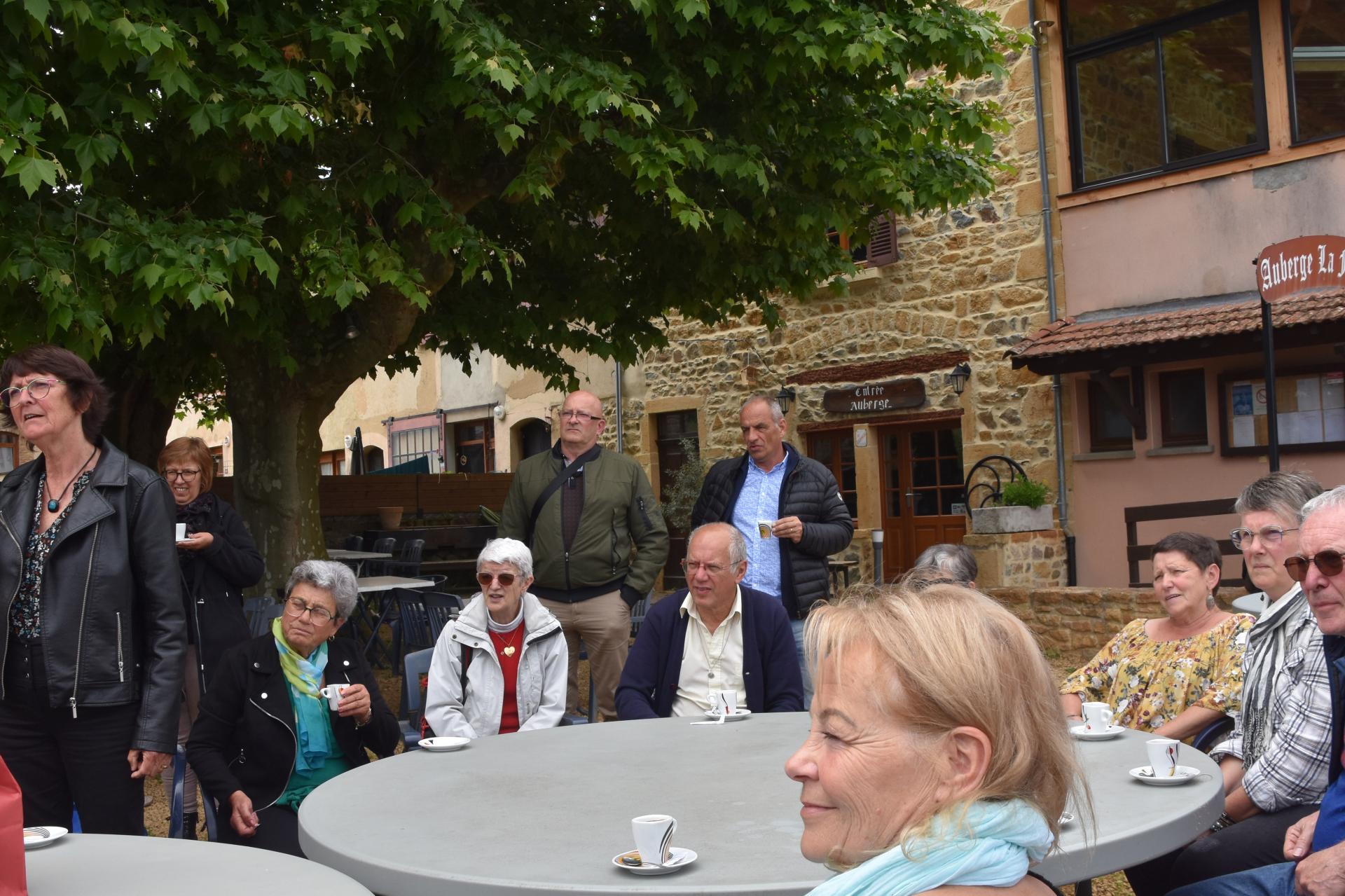 nous buvons le café