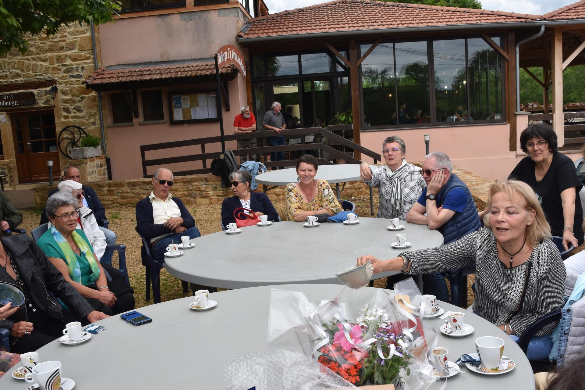 Sur la grande  terrasse.