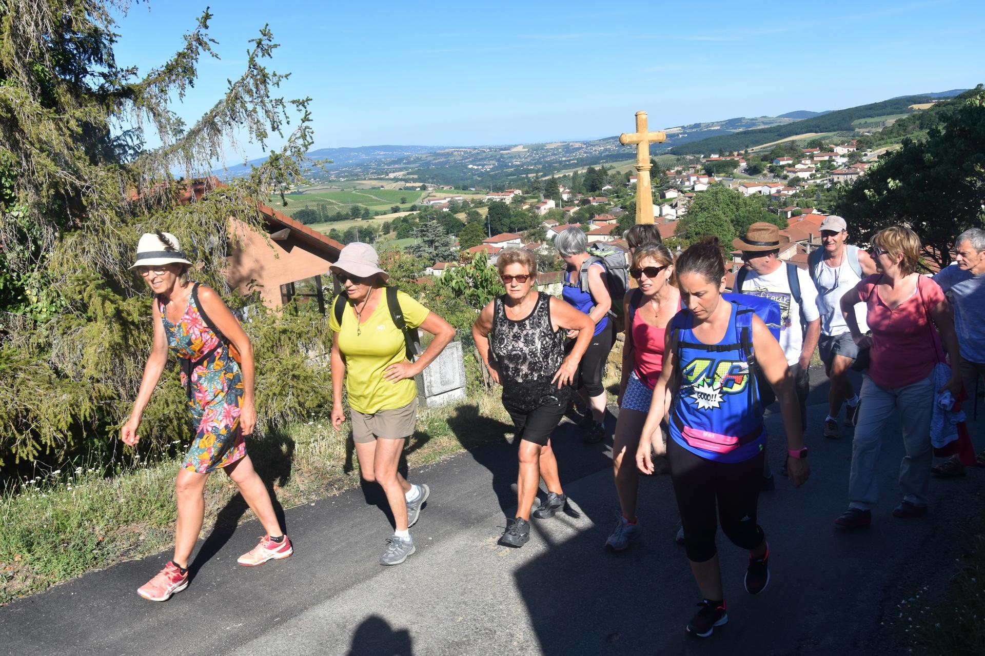 En haut de Saint Romain l'équipe est joyeuse.