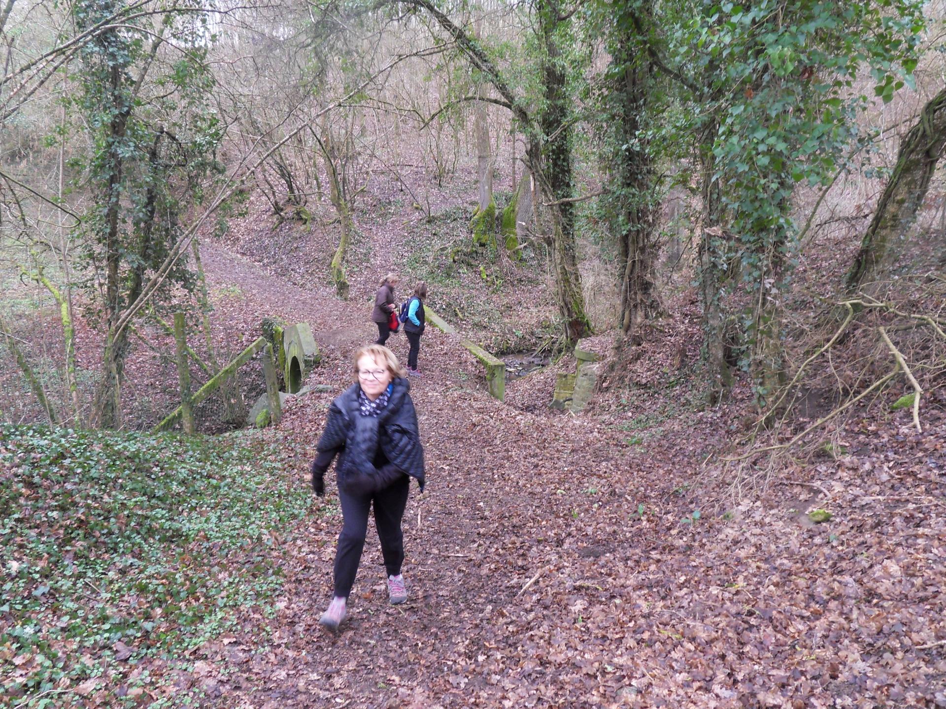 Petit pont du Breuil. On y danse on y danse ............